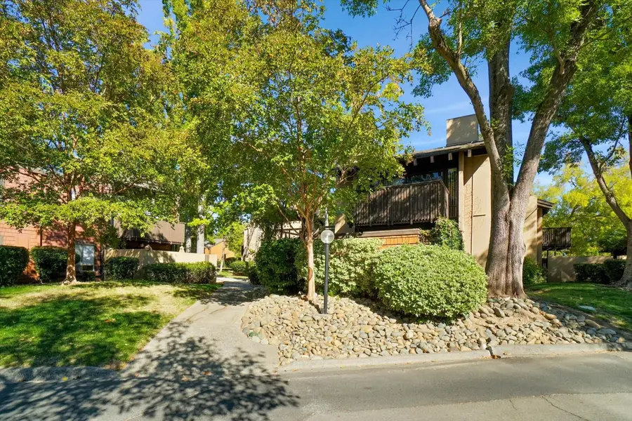 736 Woodside Lane #1, Sacramento, CA 95825 - #2