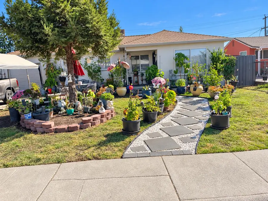 2514 W Monterey Avenue, Stockton, CA 95204 - #2