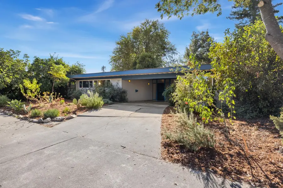 558 Villanova, Davis, CA 95616 - #2