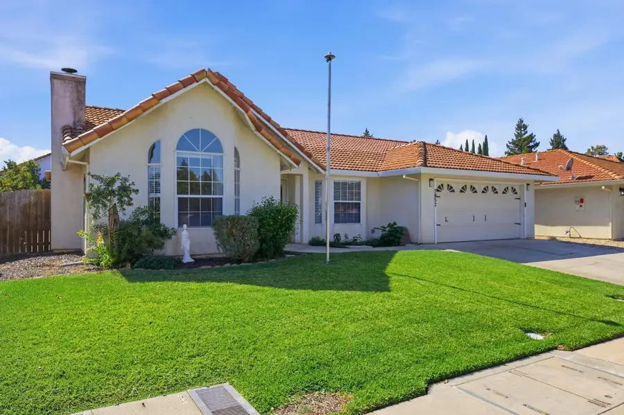 1852 Harbor Town Dr, Yuba City, CA 95993 - #2