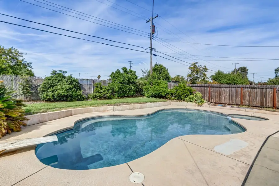 5021 North Parkway, Sacramento, CA 95823 - #2