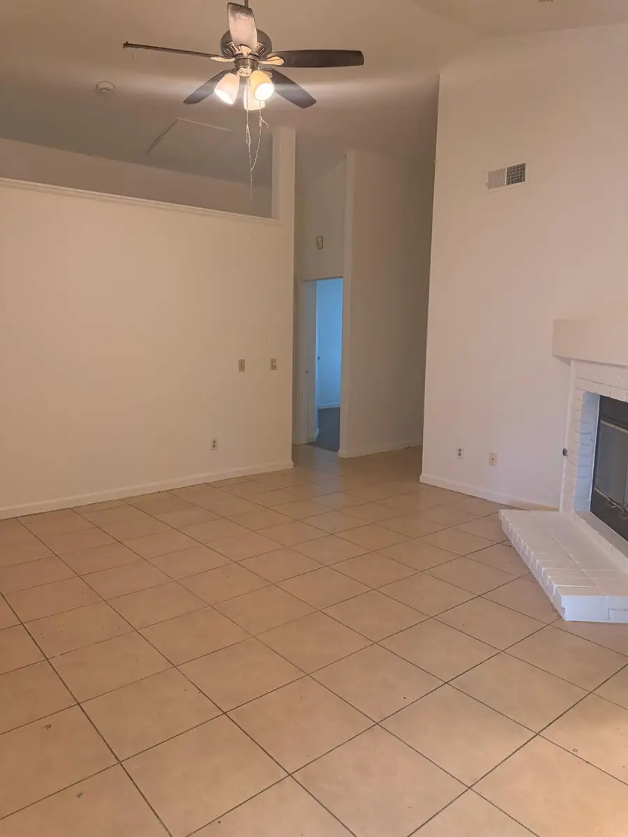 8252 Sunbird Way, Sacramento, CA 95823 - #3
