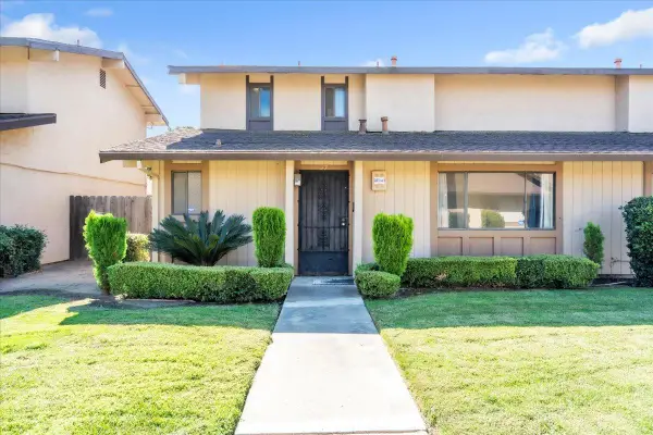 17 W Lancaster Drive, Stockton, CA 95207