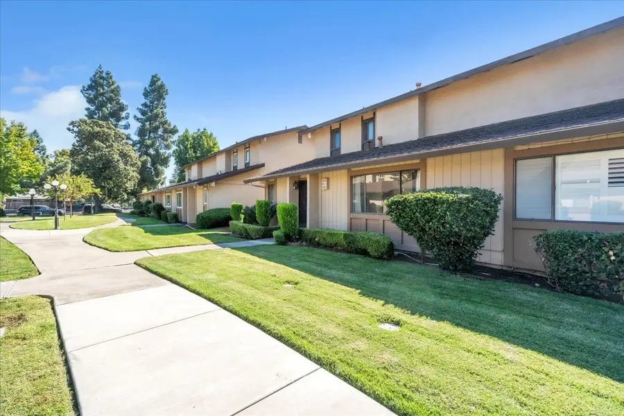 17 W Lancaster Drive, Stockton, CA 95207 - #2
