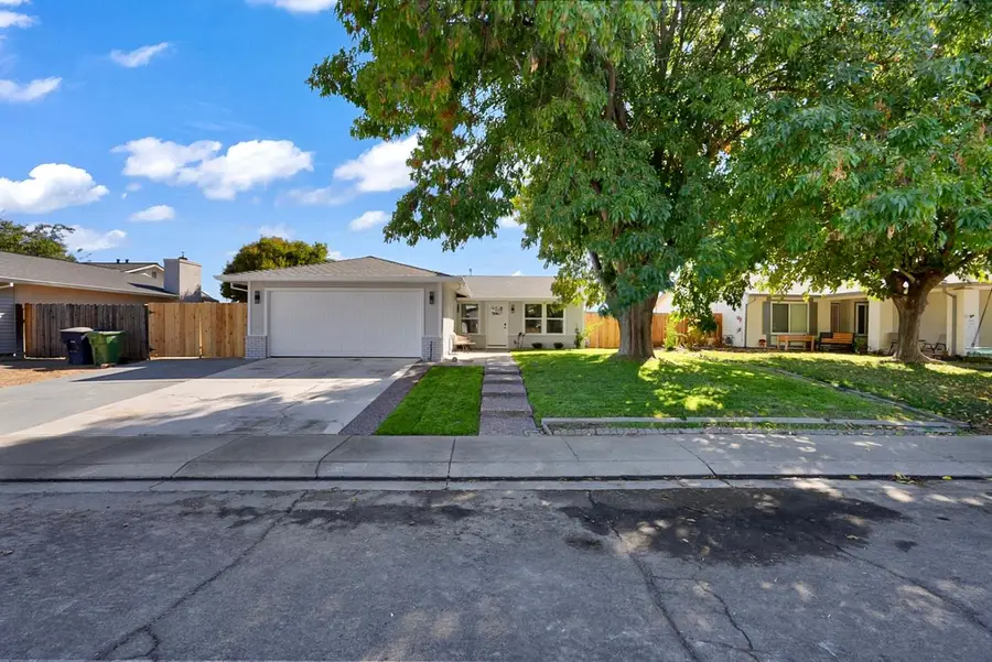 170 Yosemite Drive, Tracy, CA 95376 - #2
