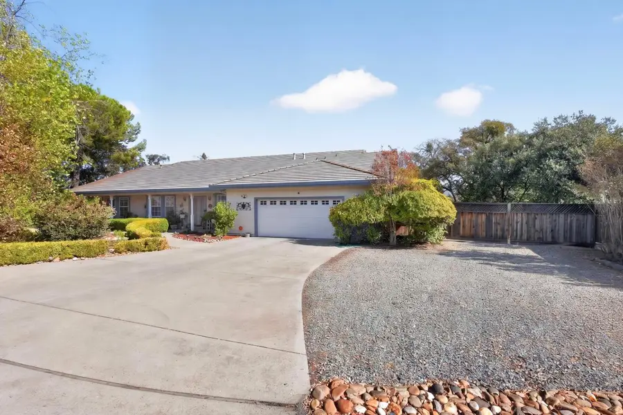 401 Oakridge Court, Valley Springs, CA 95252 - #2