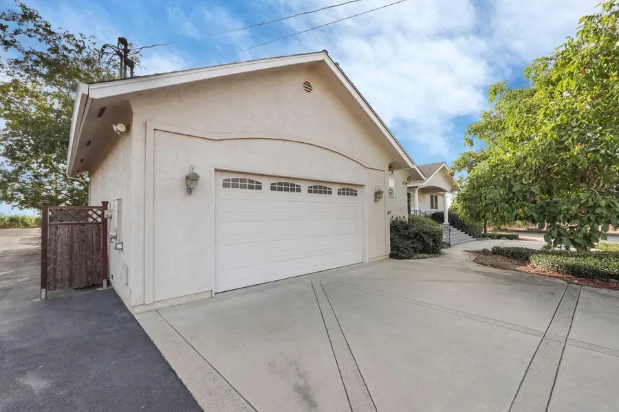 14267 E Peltier Road, Acampo, CA 95220 - #3