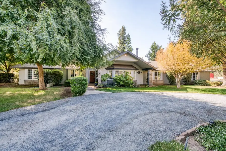 6793 E Cambridge Avenue, Fresno, CA 93727 - #2