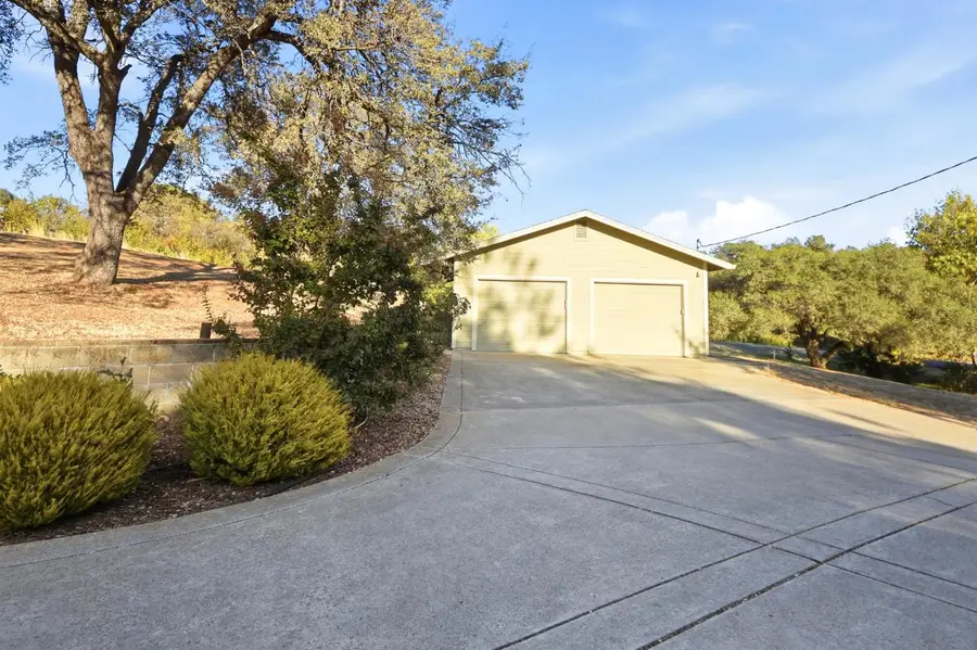 11245 Edgewood Road, Auburn, CA 95603 - #2