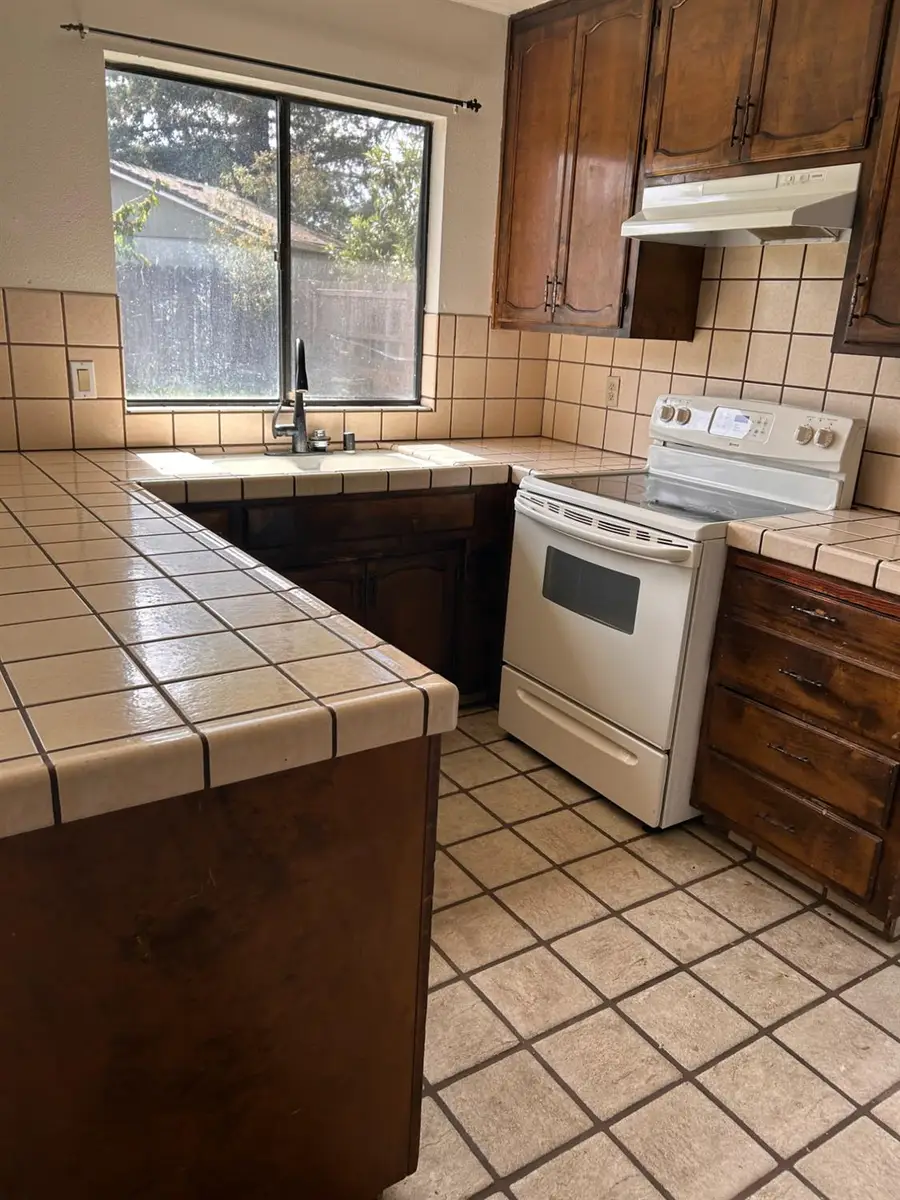 716 Pinot Noir Drive, Lodi, CA 95240 - #3