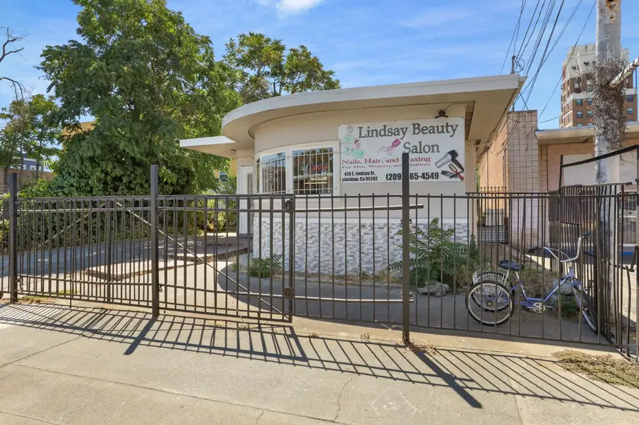 428 E Lindsay, Stockton, CA 95202 - #2
