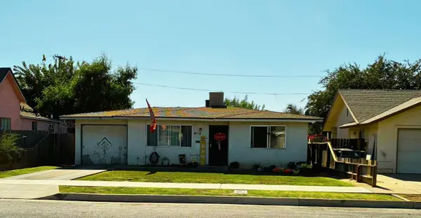 204 S O Street, Madera, CA 93637