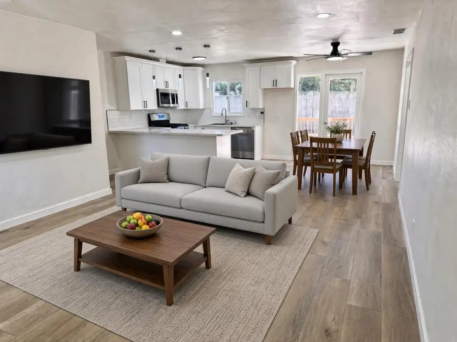 1828 Jamestown Drive, Sacramento, CA 95815 - #3