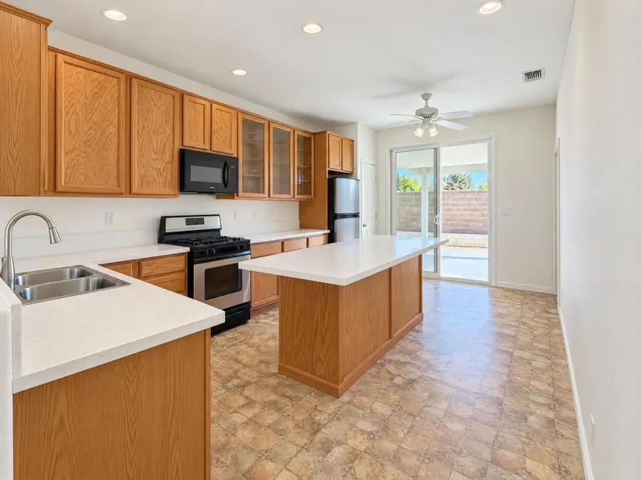 8888 Billfish Way, Sacramento, CA 95828 - #2