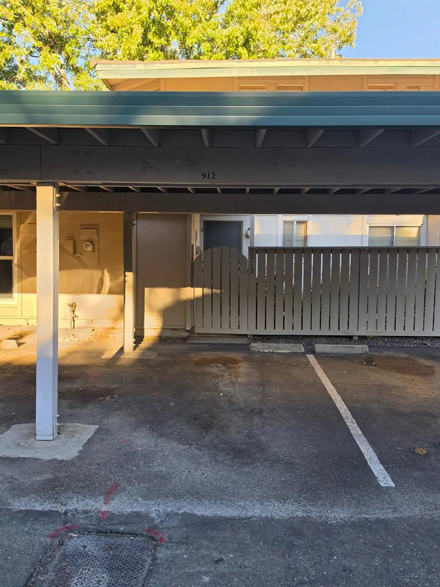 912 Roundtree Court, Sacramento, CA 95831 - #3