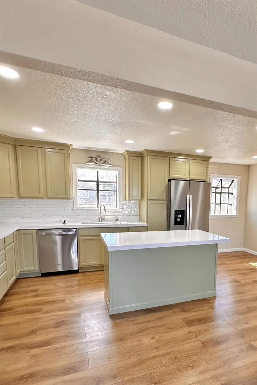420 W North Street, Manteca, CA 95336 - #2