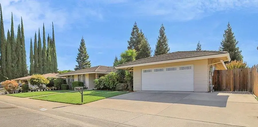 1690 Sharon Drive, Yuba City, CA 95993 - #2