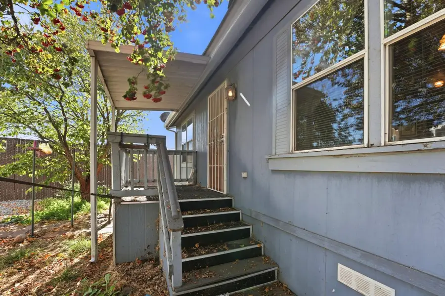 6801 Capital Circle #216, Sacramento, CA 95828 - #2