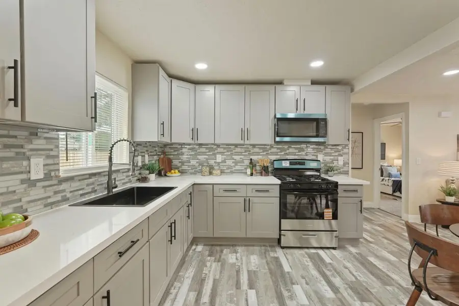 815 S Carroll Avenue, Stockton, CA 95215 - #2
