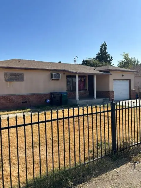 2142 E 8th Street, Stockton, CA 95206 - #3
