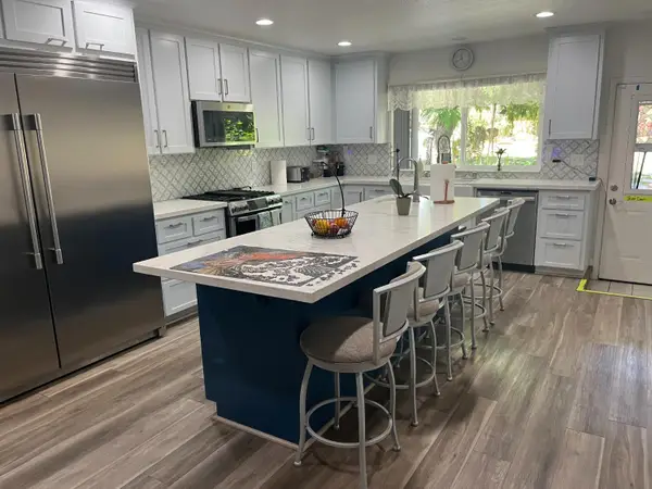 215 E Sierra View Drive, Jackson, CA 95642