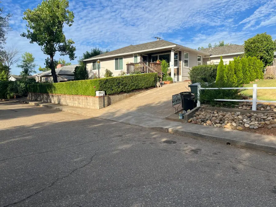 215 E Sierra View Drive, Jackson, CA 95642 - #3