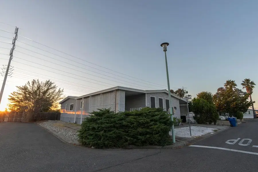 25 Bentley Avenue, Sacramento, CA 95823 - #3