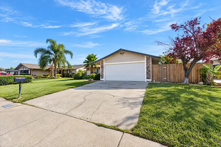 6583 Blanche Dell Drive, Sacramento, CA 95824 - #2