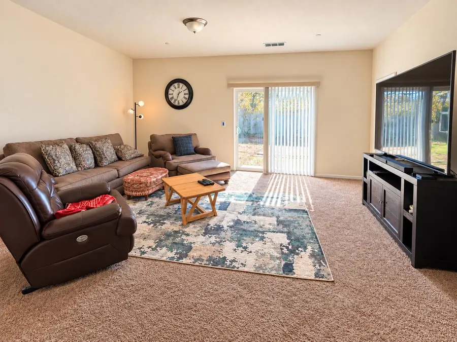 1884 Sand Dollar Drive, Linda, CA 95901 - #2