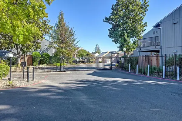 7944 Arcade Lake Lane, Citrus Heights, CA 95610