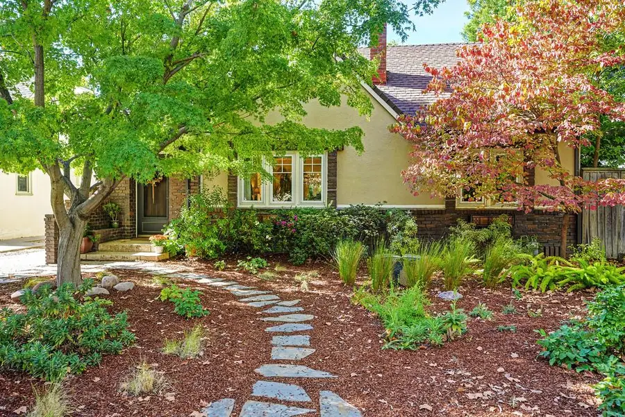 2754 26th Street, Sacramento, CA 95818 - #2