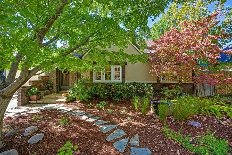 2754 26th Street, Sacramento, CA 95818 - #3