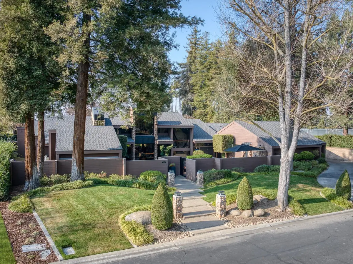 7621 N Laguna Vista Avenue, Fresno, CA 93711 - #1