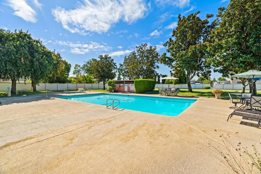 1218 E Cleveland Avenue #152, Madera, CA 93638 - #2