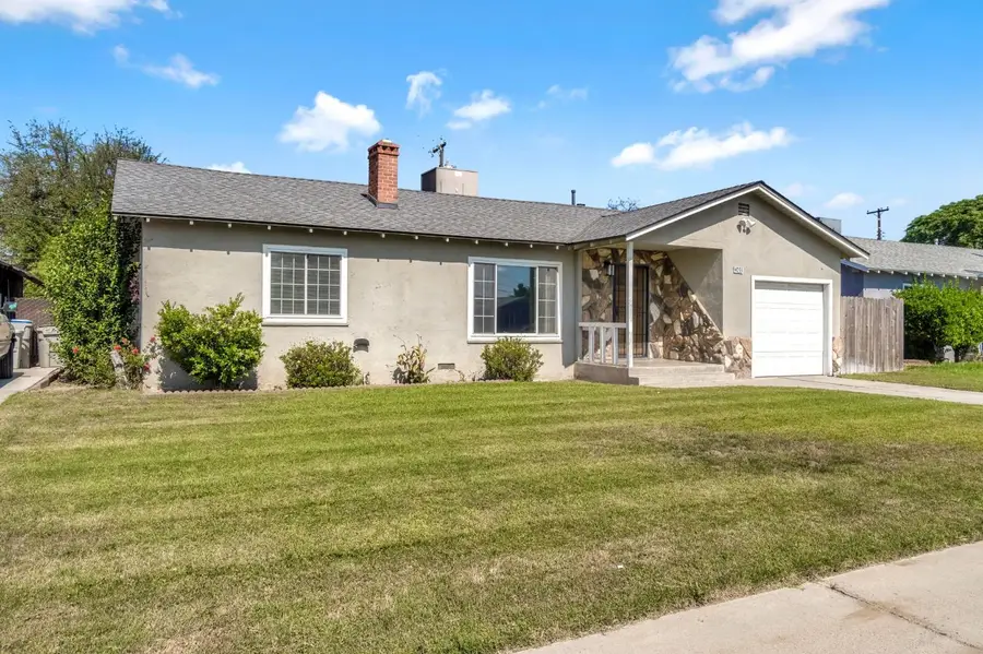 4033 E Brentwood Avenue, Fresno, CA 93703 - #2