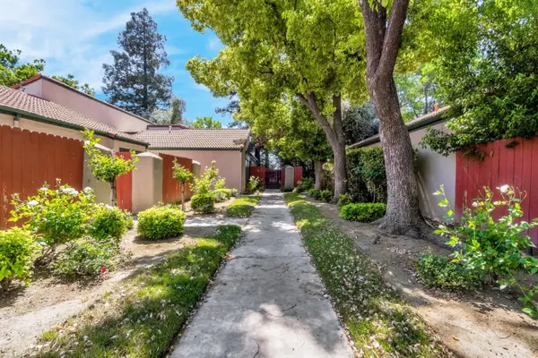 5965 E Shields Avenue #180, Fresno, CA 93727