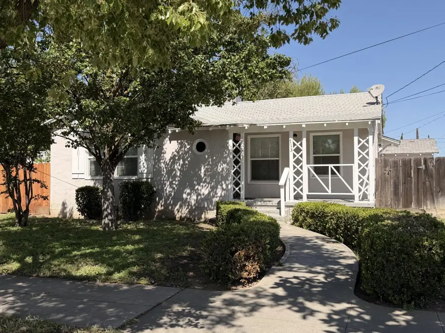 713 W 4th Street, Madera, CA 93637 - #2