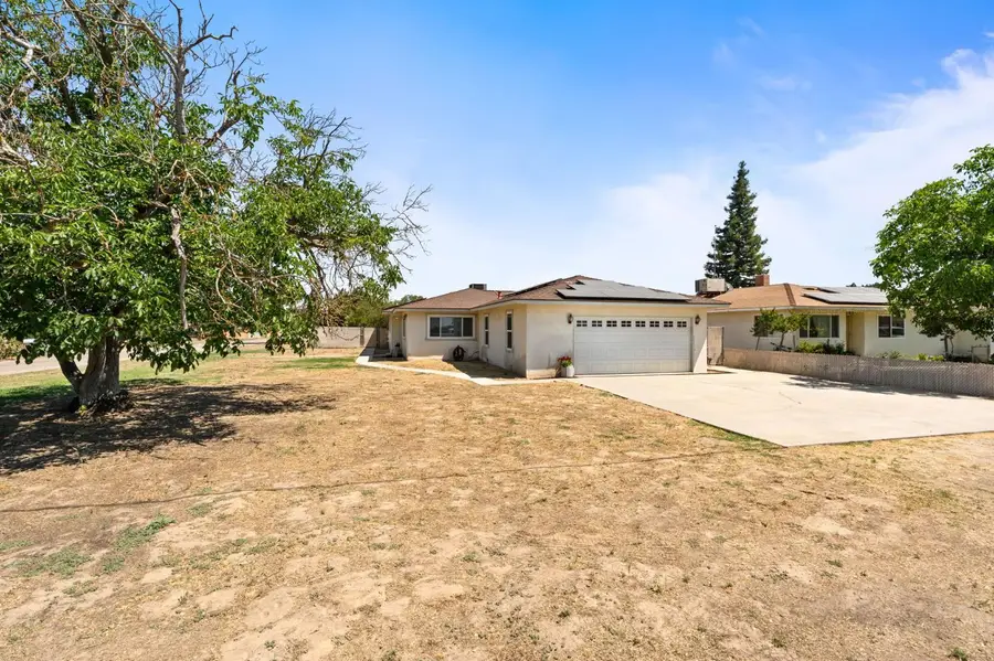 6220 S Clara Avenue, Fresno, CA 93706 - #2