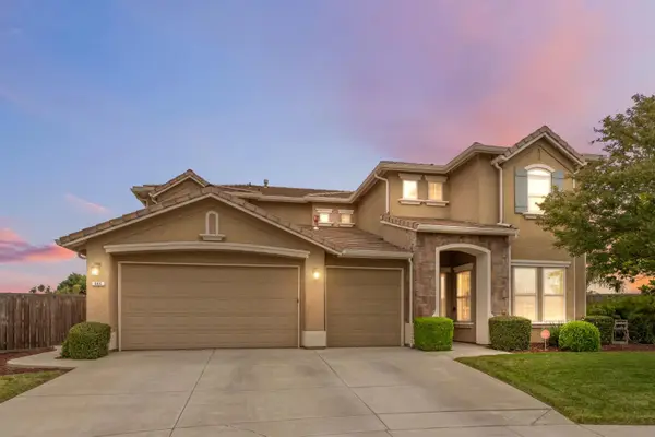 844 Arlington Avenue, Lemoore, CA 93245