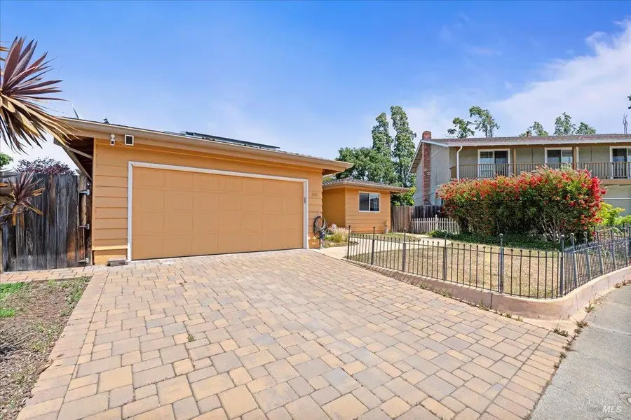 112 Aragon Court, Vallejo, CA 94591 - Image #2