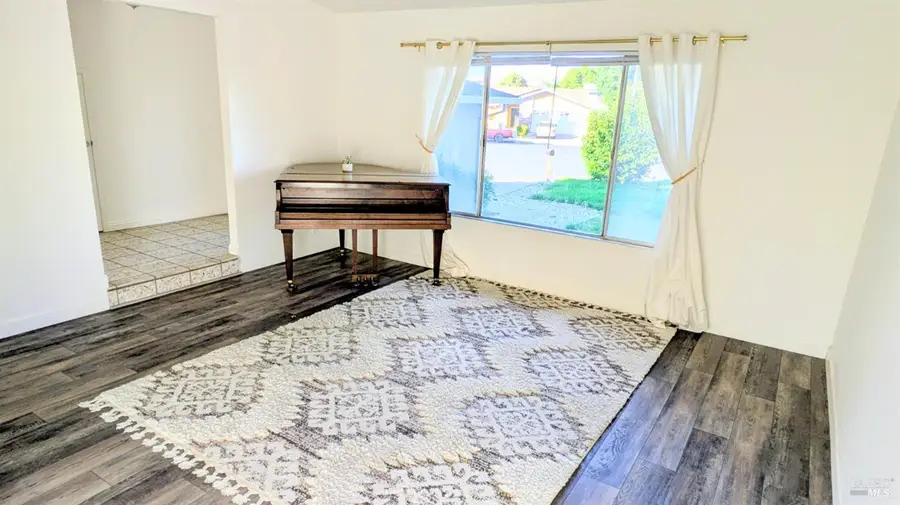 332 Plantation Court, Vacaville, CA 95687 - Image #3