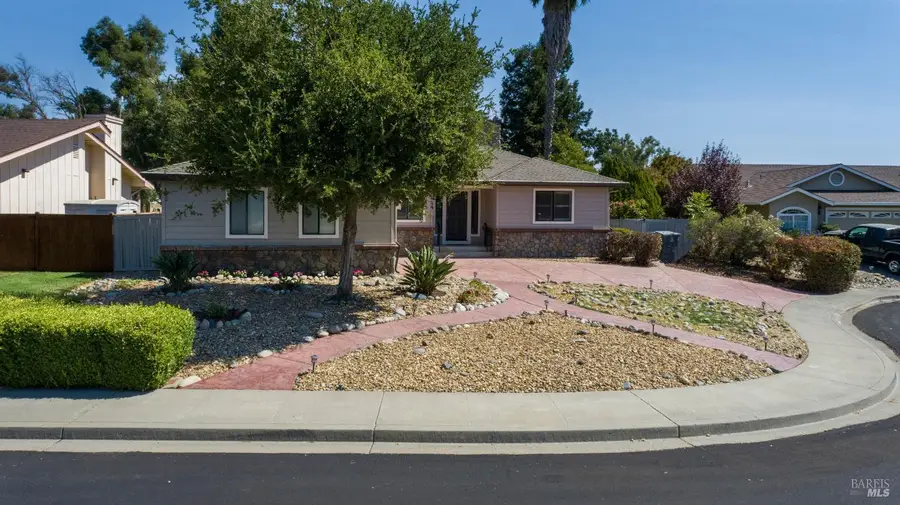 649 Whitney Court, Vacaville, CA 95687 - Image #2