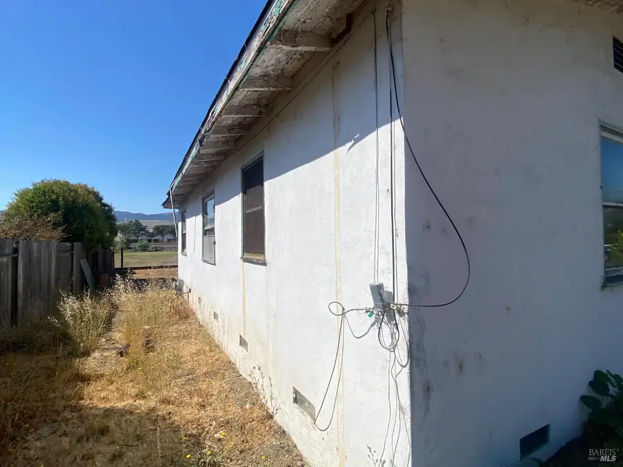 581 Louis Drive, Novato, CA 94945 - Image #2