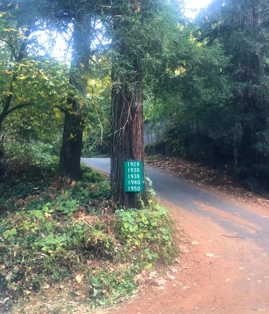 2016 Riverview Drive, Healdsburg, CA 95448 - Image #2