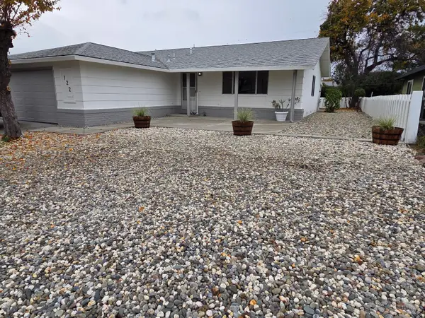 122 Carlsbad Circle, Vacaville, CA 95687