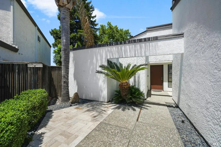 1330 Blackberry Court, Dixon, CA 95620 - Image #2