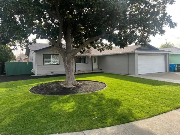 324 Trinity Drive, Vacaville, CA 95687