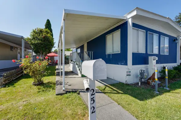 252 Pear Lane, Santa Rosa, CA 95407