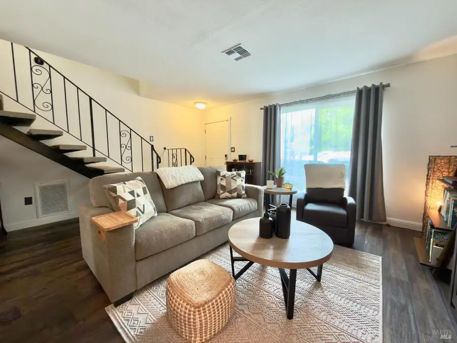 490 Edgewood Drive #5, Vacaville, CA 95688 - #3