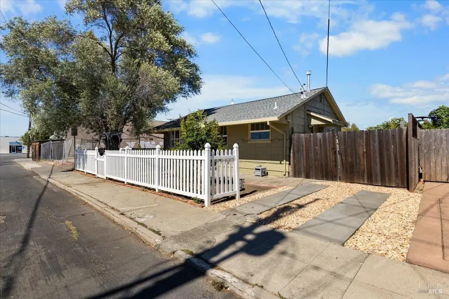 516 Suisun Street, Suisun City, CA 94585 - #3